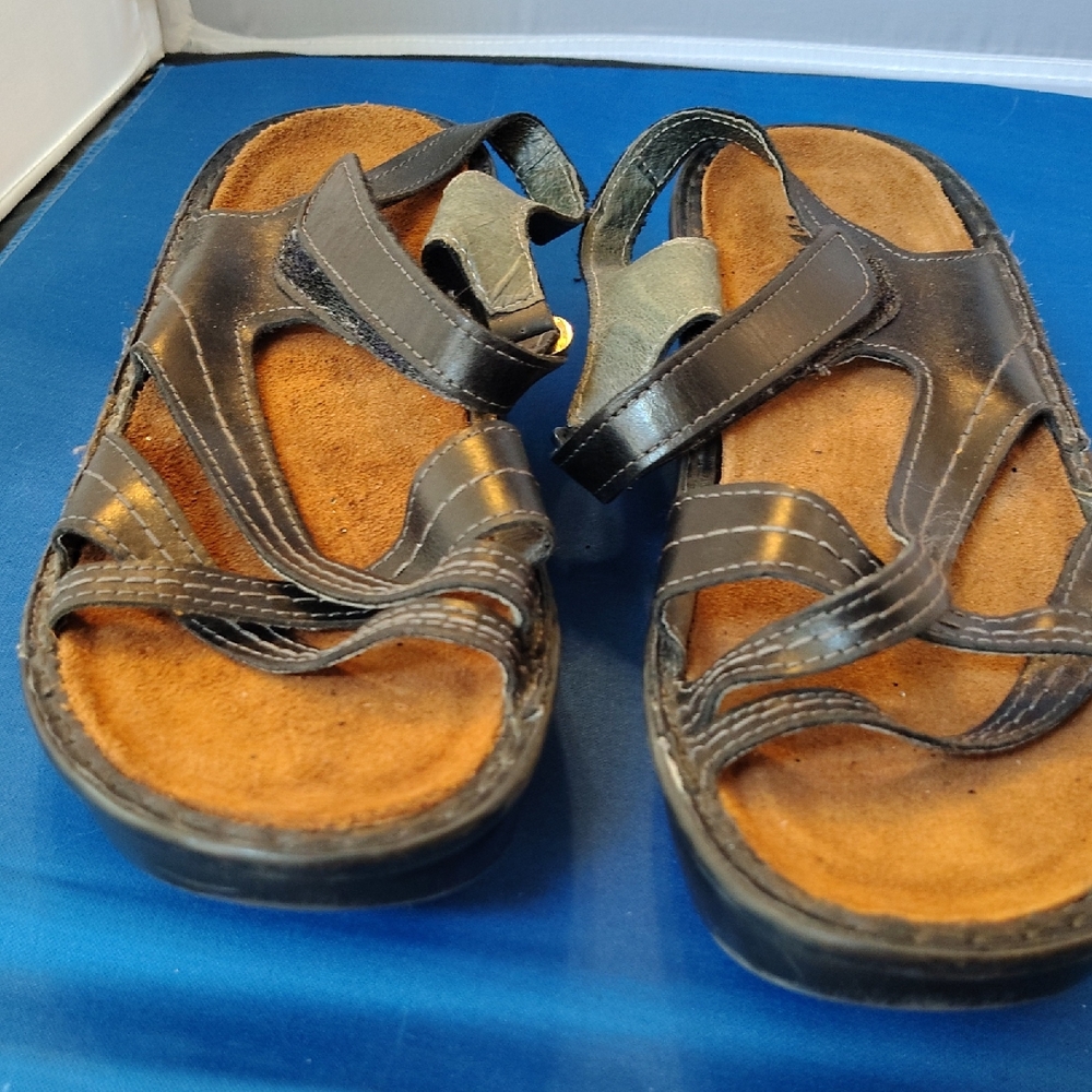 Naot Black and Brown Women's Sandals